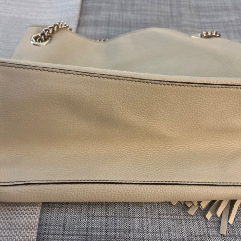 Gucci White Leather Soho Chain Tote - Picture 13 of 16